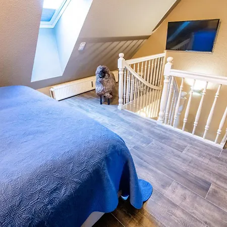 Watt & Kliff 5 Apartment